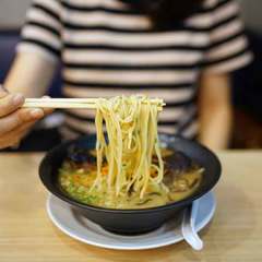 “本格的”すぎてご近所トラブルに！ 豚骨ラーメンを自宅で作る旦那にツッコミ嵐が