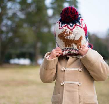 子供の人見知りは何歳まで？義両親に会うと泣く２歳児の心理