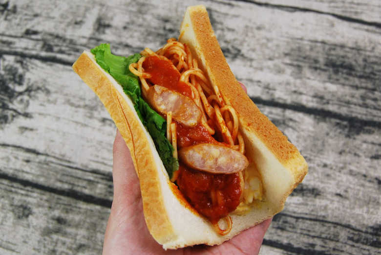 ファミマの人気サンドイッチグルメサンドナポリタンの画像05