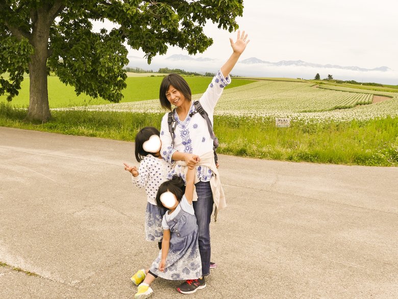 北海道の大自然のなかで、中2と小5の姉妹を育てている