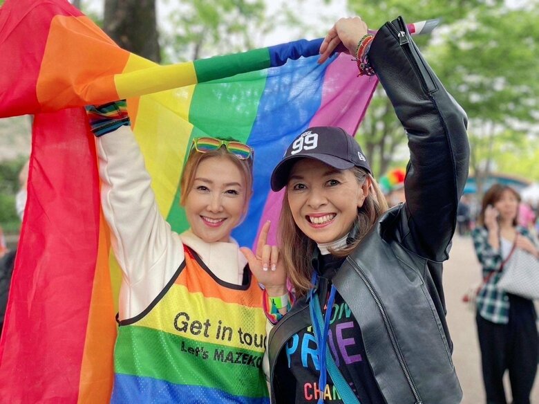2023年の東京レインボープライドで東ちづるさんと