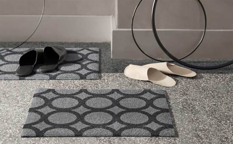 リサイクルプラスチック製のドアマット