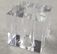 ダイソー「ジョイント歯ブラシスタンド」高級感が漂う“透明なビジュアル”が大好評！