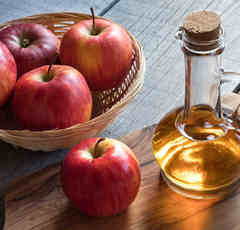 内臓脂肪が減らせる効果も!?頼もしいお酢の簡単レシピ