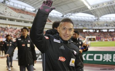 「なぜ彼が…」悲願のJ加入も、直後に急性白血病が発覚。早川史哉を支えた同級生の妻が明かす当時の「本音」