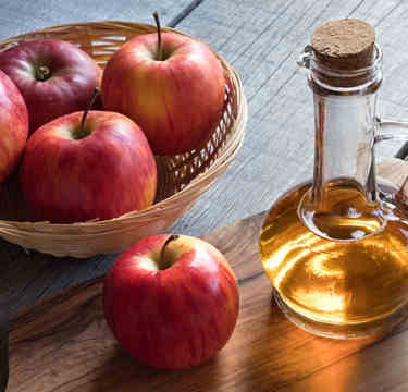 内臓脂肪が減らせる効果も!?頼もしいお酢の簡単レシピ