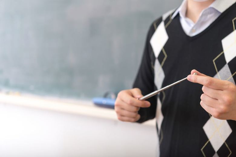小学校教師
