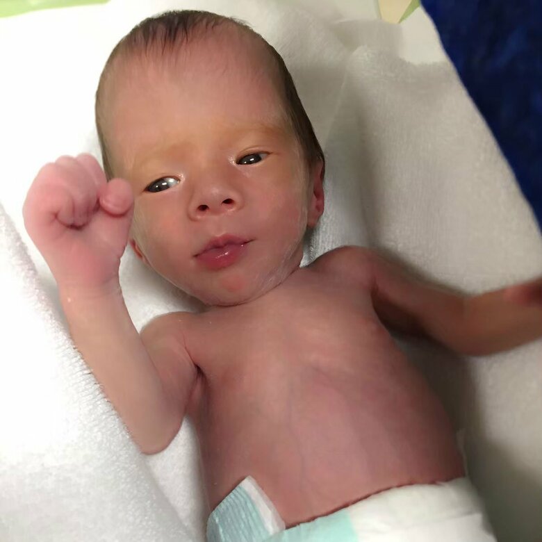 生後間もないころの夏斗くん