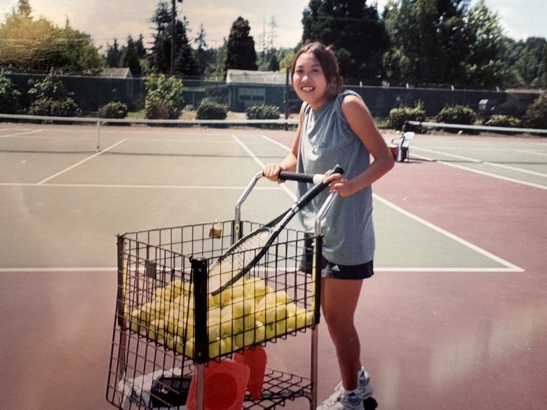 高校時代は海外に留学し、一時親元を離れていた