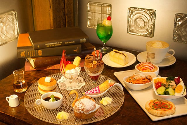 昭和レトロをテーマにした「レトロアフタヌーンティー」　写真提供／ハイアット リージェンシー 東京