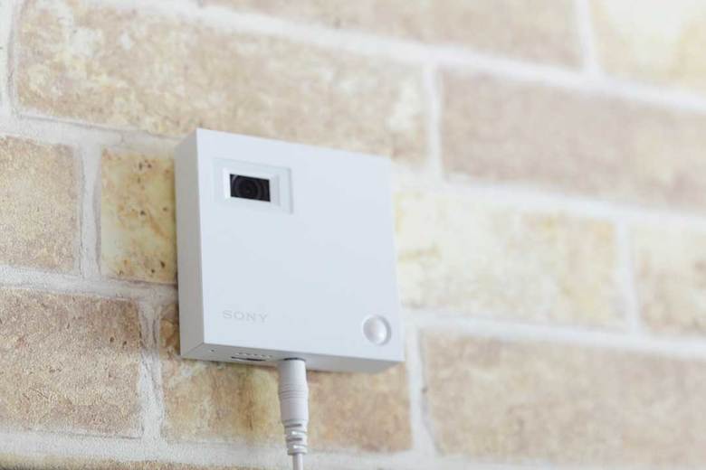 ▲こちらが室内コミュニケーションカメラ