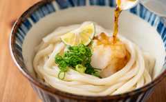 どん兵衛に冷たいうどんが登場！ ひんやりグルメが熱い