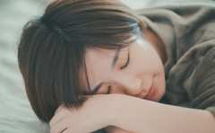 食事時にパートナーが昼寝していたら先に食べてもいい？起こすべき？