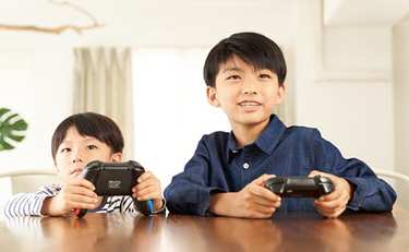 5歳離れた兄の影響でゲームに夢中の弟への親の対応