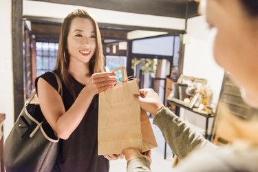 ママ友に「貸したもの返して」が言いづらい…角を立てずに〝絶対返却〟させる術