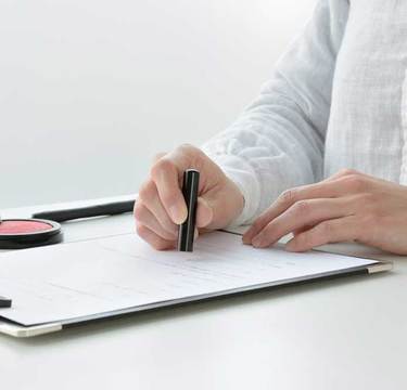 保護者の氏名…子どもの書類に書くのは母親の私？それとも父親？