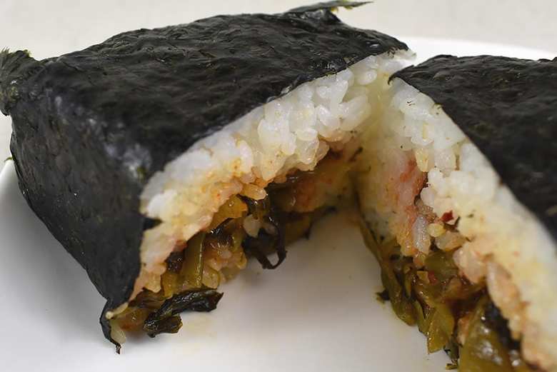 セブンイレブン「大きな手巻おにぎり 高菜明太子」のアップ画像