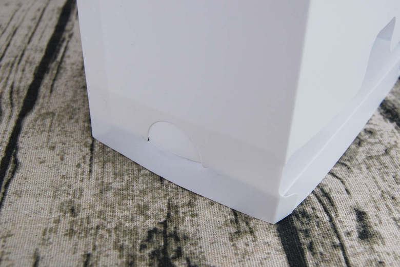 ダイソーのおすすめ商品「マスクケース」の使用中画像