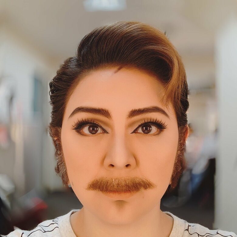 インパクト大！宝塚歌劇団のおじさん役メイクをした天真みちるさん