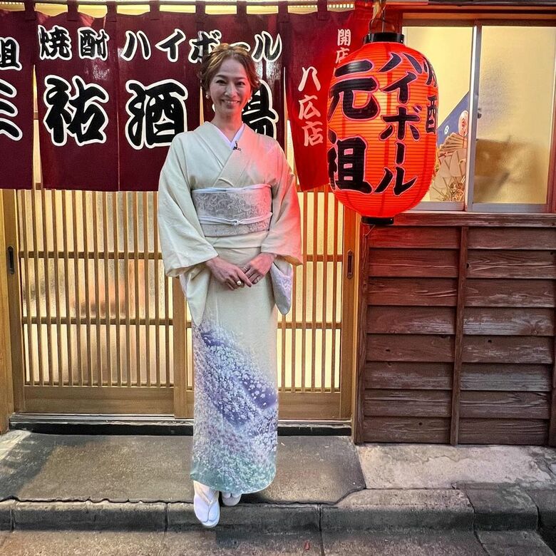「おんな酒場放浪記」新春スペシャル収録時の衣装（Instagramより）
