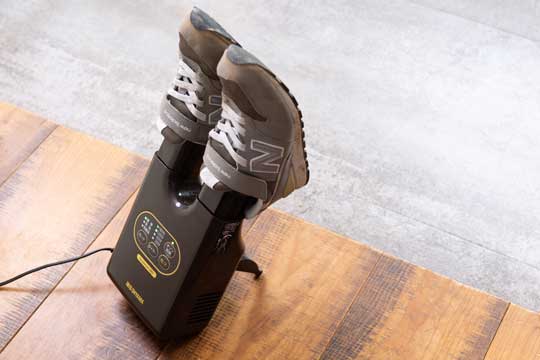 ▲重い靴の場合は不安定になりやすいので、子どもの靴など軽いもののほうが向いている印象を受けた。