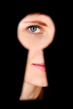 「夫の浮気を疑っている妻たち」その監視がストーカー並みのスゴさ!!