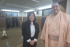 「幕下に落ちたら唐揚げ屋を」から雷部屋の継承へ。獅司も「母」と慕う元相撲女王、愛と覚悟の半生