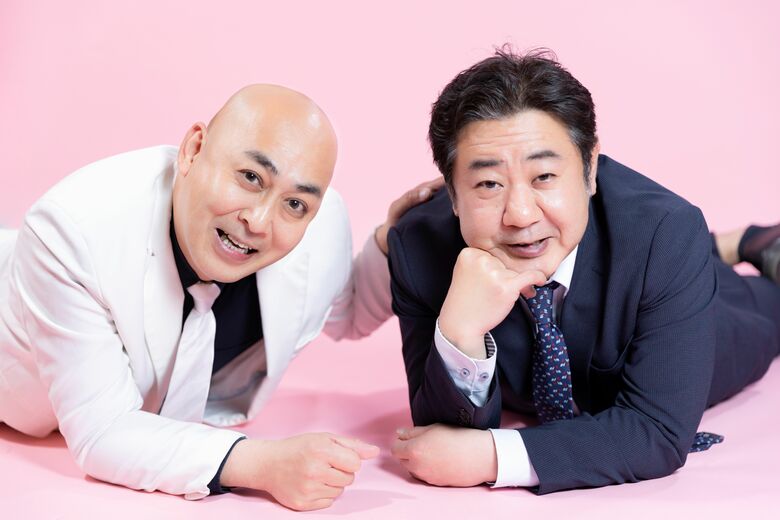 “アイドルポーズ”で