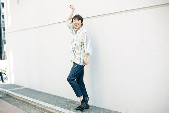 小林よしひさ