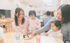 「外食で異なる家族ルール」子どもが納得できる親の対応は【心理士に聞く】