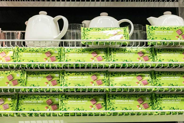 IKEA(イケア)のCHOKLAD NÖT ヘーゼルナッツ入りミルクチョコレート 150円(税込)