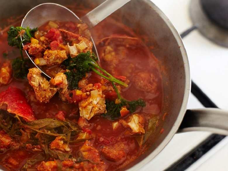 スープを煮込んでいるところ