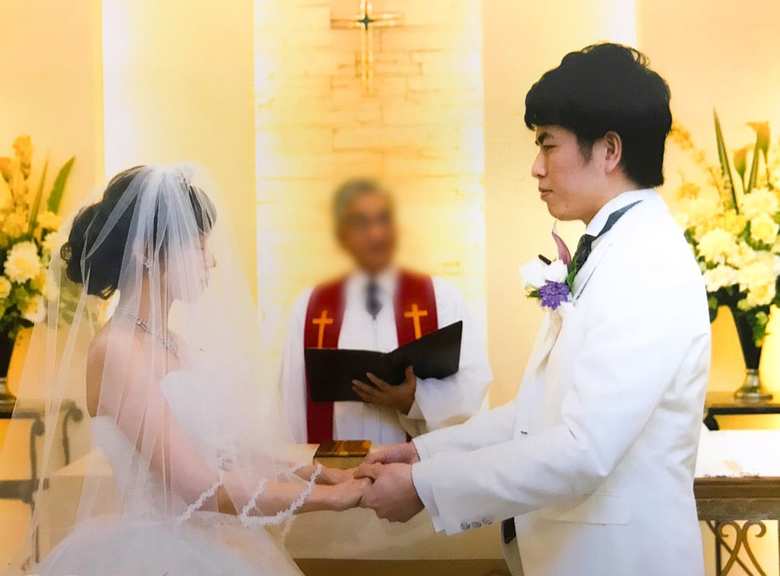 結婚式での松永さんと真菜さん