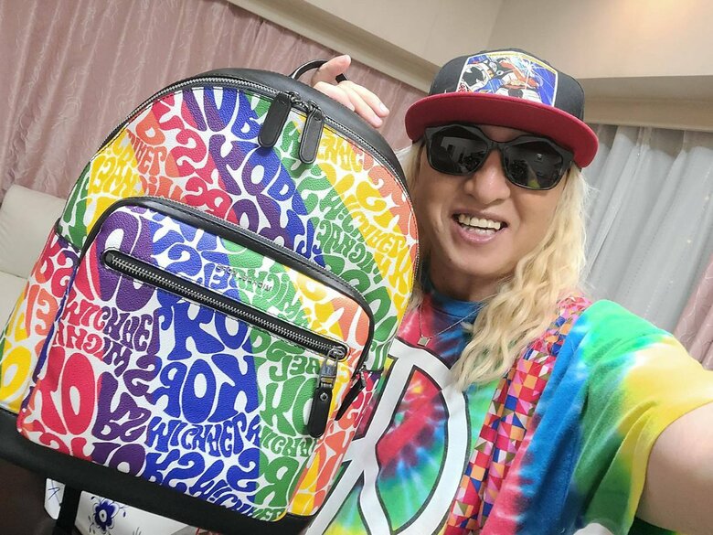 派手かわいい！結婚記念日に妻と娘からもらったリュック