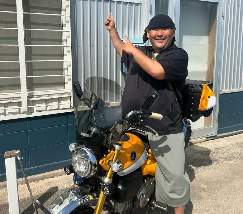 車やバイクに乗っている時間が幸せだと語るHIROさん
