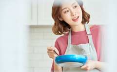 「肉じゃがは蒸して作る？」フライパンで定番料理を美味しく作る技