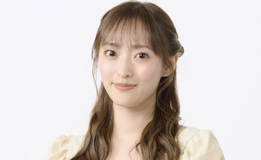 《極貧生活》布団は新聞紙、屋外の浴槽には虫が…元アイドルが過酷すぎる幼少期「あなたでわが家の貧乏を止めて」と母に言われて