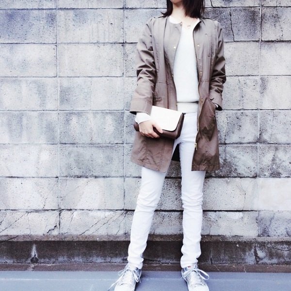 カジュアルスタイルのママの画像