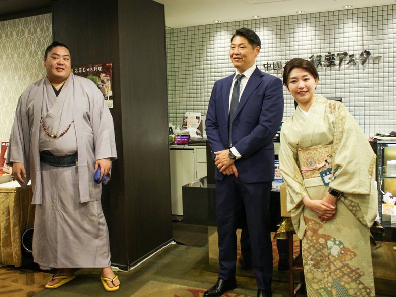 放駒親方とおかみの美智子さん