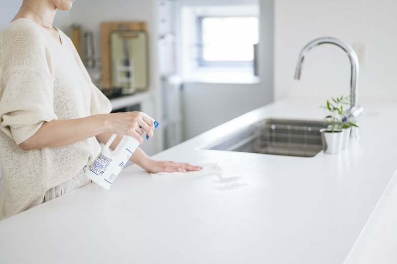 キッチン掃除には布ぶきんでなく使い捨てのキッチンペーパーがおすすめ