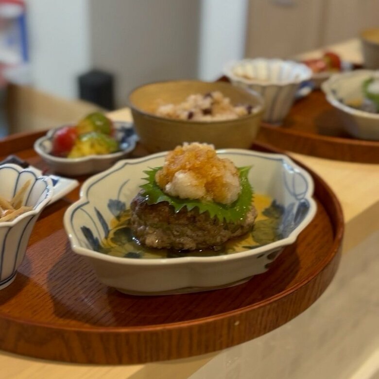 清川麻衣子さんお手製の和風おろしハンバーグ定食