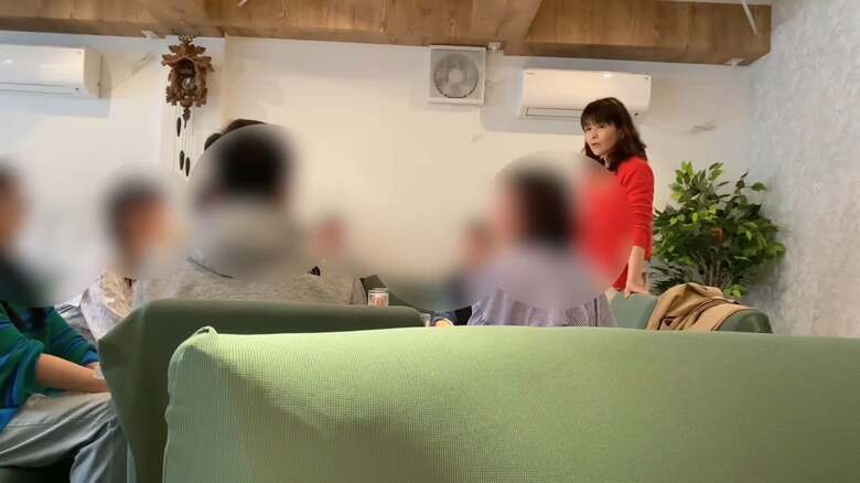 においに悩む当事者たちが集まる「においカフェゆあのあ」の様子