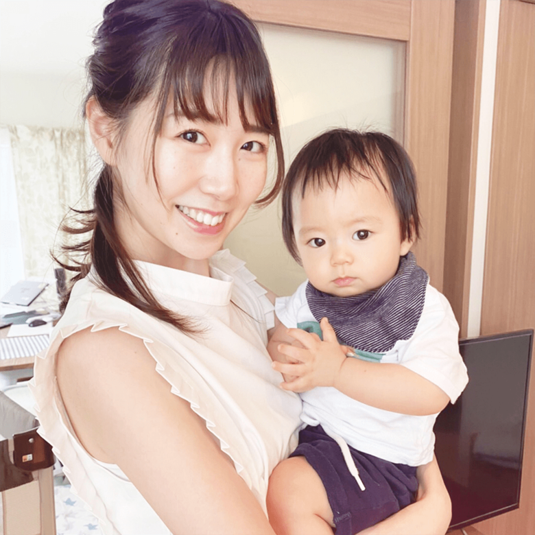 32歳。1歳を育てる会社員。平日はIT企業で、人事のお仕事に携わっている。週末はモデルをするパラレルワーク。DHC、airCloset等企業広告で活躍中。