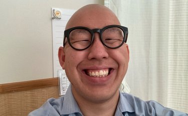 《抗がん剤治療5回に切除手術も》「またか…」再発の可能性指摘されたピン芸人（40）「自身も大病患った母の言葉が支えに」