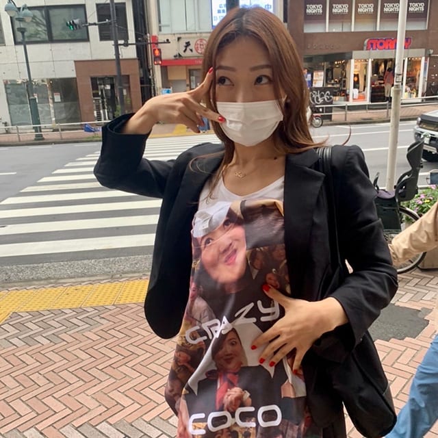 友人がプレゼントしてくれたというオリジナルTシャツ