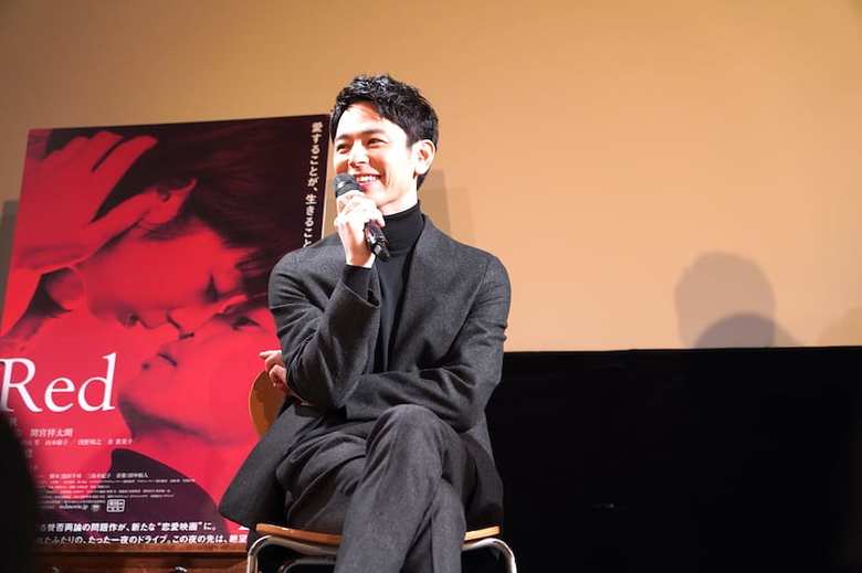 ファンの質問に答える妻夫木さん