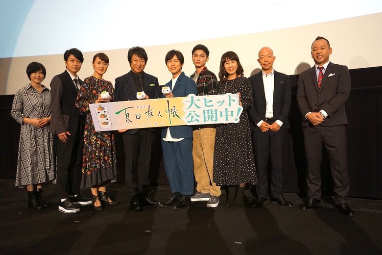 左から佐藤利奈さん、堀江一眞さん、小林沙苗さん、井上和彦さん、神谷浩史さん、高良健吾さん、島本須美さん、バイきんぐの小峠英二さん、西村瑞樹さん