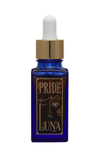 LUNAPRIDE スキンプレミアム　30ml　8,800円（税込）
抗酸化作用をもつイソフラボン、プラセンタ、アスタキサンチンなどを配合。顔に塗っても効果的な美容液。