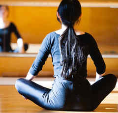 通勤電車でも!?名医が教える体操で今日のストレス減