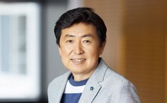 「立ち会い出産を公衆電話からテレビ生報告」元フジテレビ・笠井アナ 30年経ったいまも続く子育て環境の難しさ